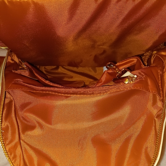 Backpack - Picture 4 of 8